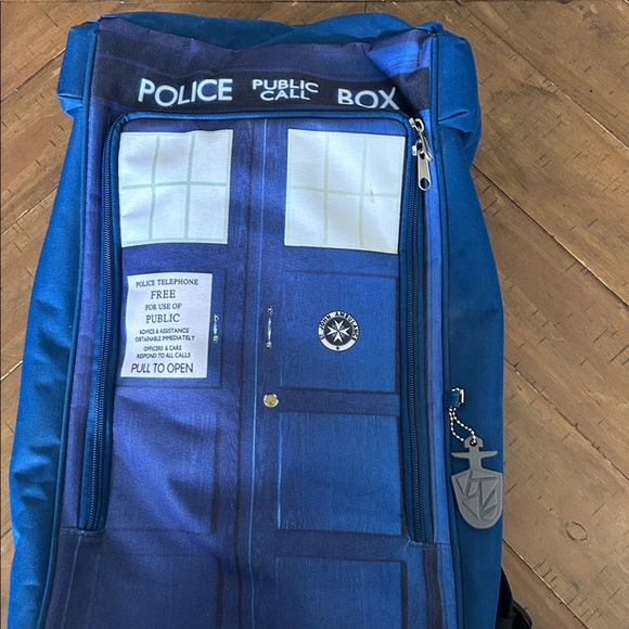 Blue TARDIS Backpack - Picture 2 of 7